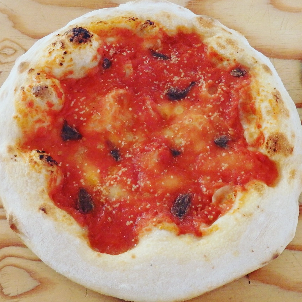ラターナ　ピザ